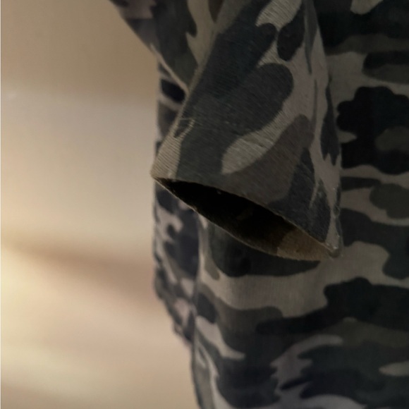 Lucky Brand Camo Hoodie Wrap Sweater Jacket size Medium - Picture 11 of 12